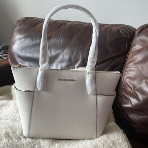 Michael Kors Jet Set Bag